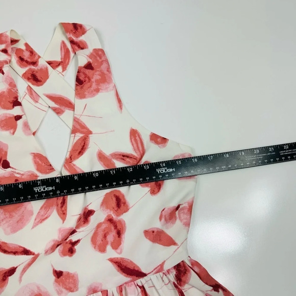 CUPCAKES AND CASHMERE l Sophia Dress Pastel Revolve Cross Back Summer Size Small - Picture 8 of 11